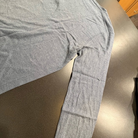 Hugo Boss long sleeve sweater - Picture 4 of 4